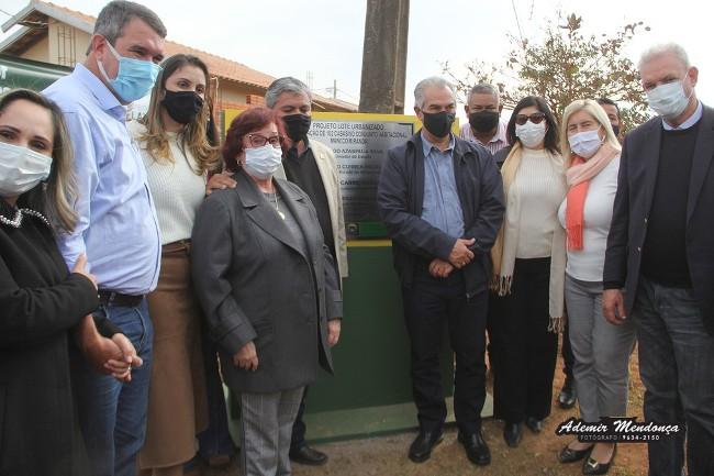 Prefeito Piti e Governador Azambuja inauguram Conjunto Habitacional ‘Maneco Miranda’