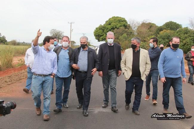 Reinaldo Azambuja autoriza obras de pavimentação e recapeamento em Bela Vista