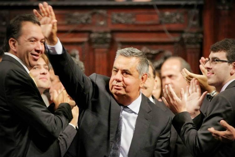 Fora da prisão, Picciani se licencia da Alerj