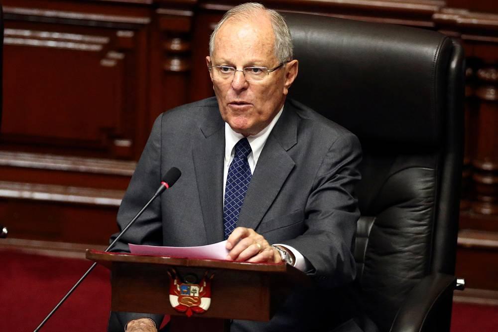 Presidente do Peru permanece no cargo