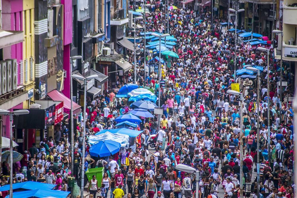 Comércio tem mais lojas abertas que fechadas