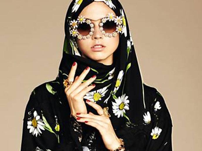 Dolce & Gabbana lança coleção de véus e túnicas islâmicas