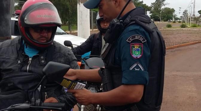 PM realiza blitz educativa da Campanha Motociclista Legal