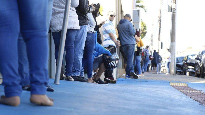 De borracheiro a servente, Funsat tem 1,2 mil vagas de emprego