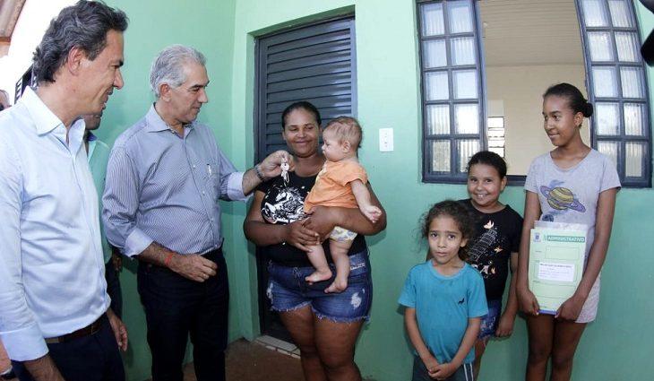 Governador repassa recursos para habitação de Campo Grande