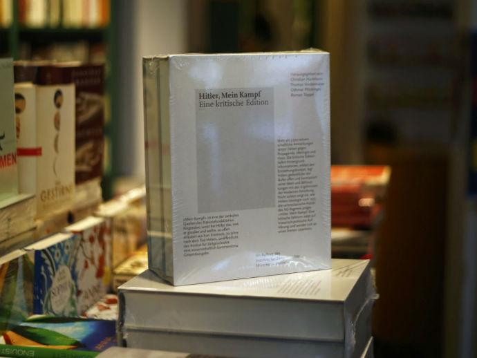 Após 70 anos, ‘Mein Kampf’, de Hitler, volta a ser vendido na Alemanha