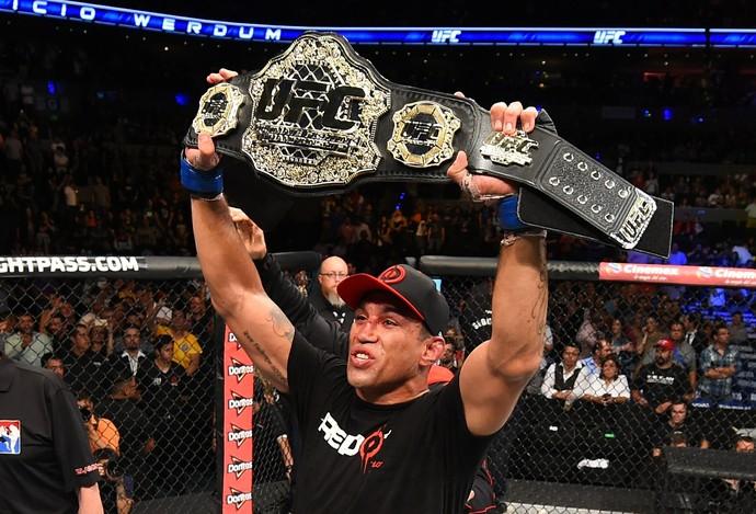 Werdum ironiza 