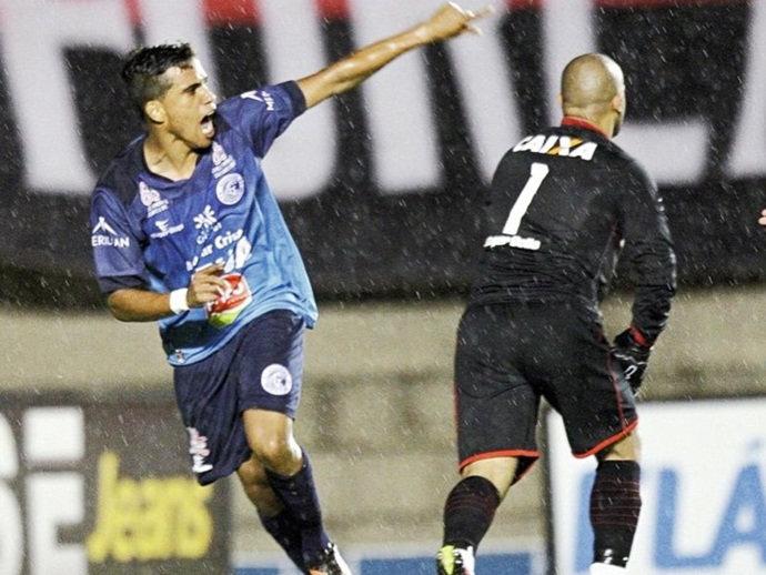 Fama de 'bichado' perseguiu Wendell Lira antes do gol mais bonito de 2015