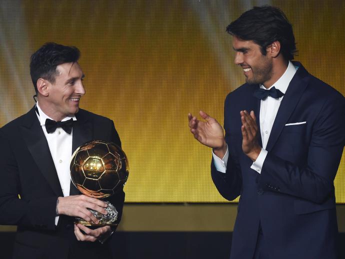 Barcelona tentou impedir que Kaká entregasse Bola de Ouro a Messi