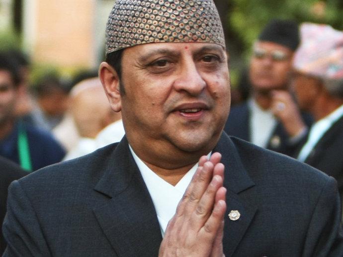 Rei do Nepal não paga a conta de luz – há dez anos