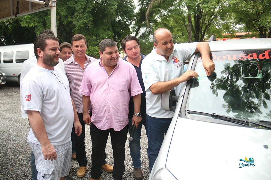 Prefeitura lança selo de vistoria do transporte turístico de Bonito
