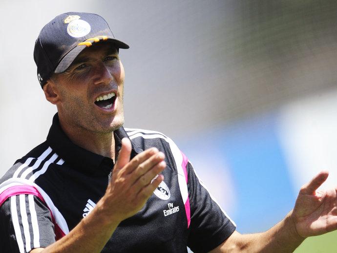 Zidane se diz satisfeito com equipe do Real, mas critica punição da Fifa: 