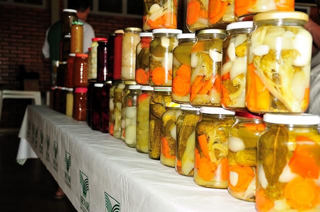Fabricação caseira de conservas permite maior aproveitamento de alimentos