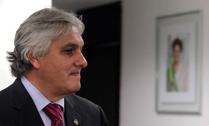 Defesa de Delcídio deve pedir quebra de sigilo telefônico de filho de Cerveró