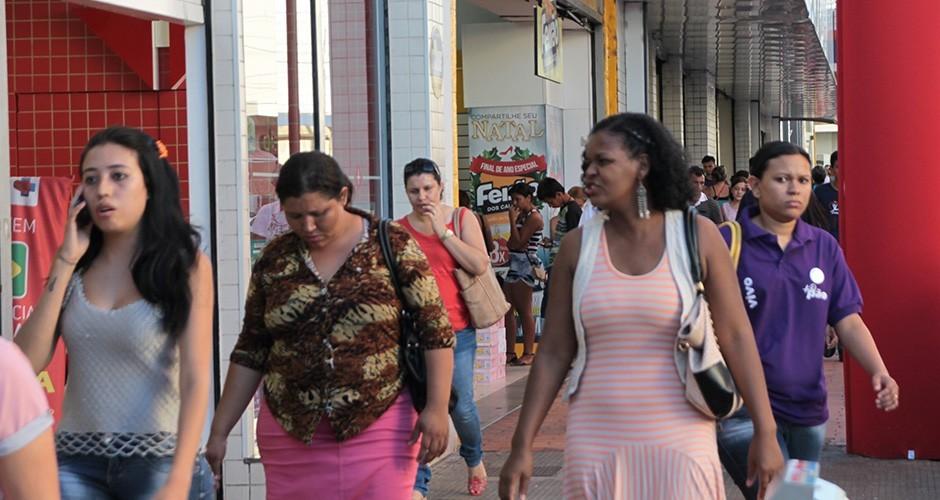 Crise reduziu consumo de nove entre dez brasileiros