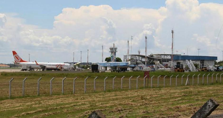 Guincho retira avião e pista é liberada