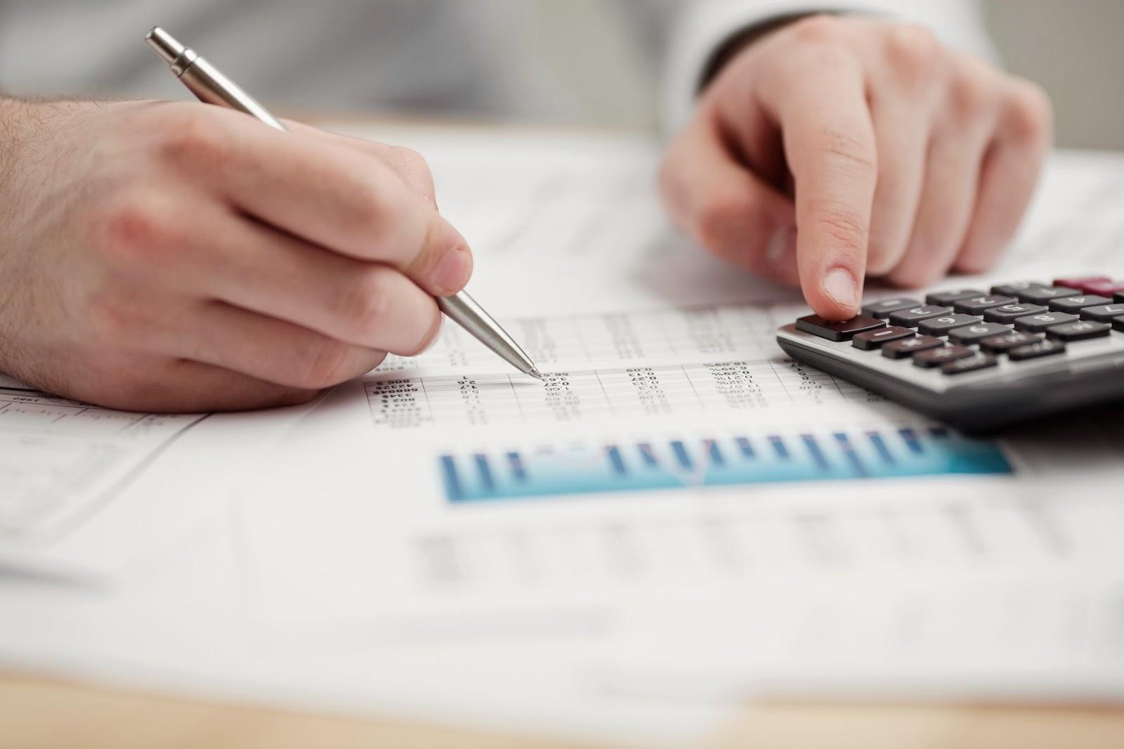 Brasileiro se dá nota seis em educação financeira