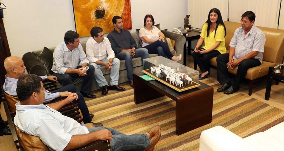 Governo adia início do ano letivo em todo Estado