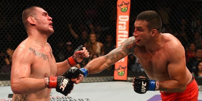 Com saídas de Werdum e Velasquez, Dana White ‘rebaixa’ UFC 196
