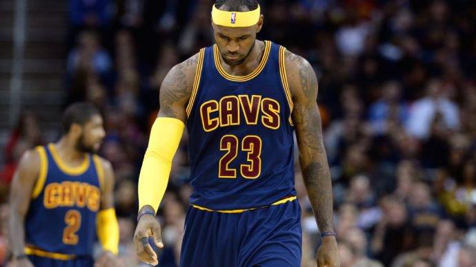 “Querem jogar meu nome na lama”, desabafa LeBron sobre fama de derrubar técnicos