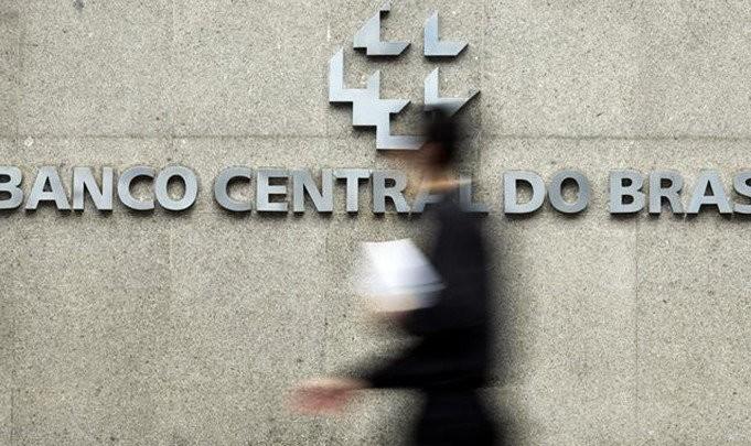 Ritmo da economia em 2016 é menor que o previsto, diz BC