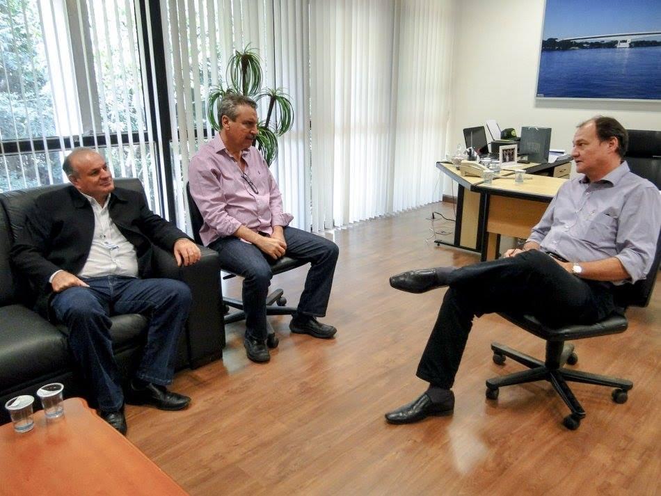 Prefeito de Caracol reúne-se com Secretário de Infra Estrutura