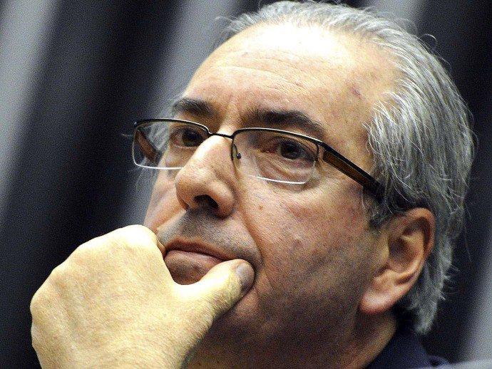 Eduardo Cunha anuncia criação de CPI da Fifa na Câmara