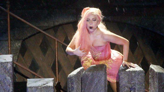 Lady Gaga cantará hino dos EUA no Super Bowl 50
