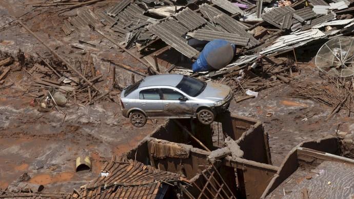 Samarco pede suspensão de ação que cobra R$ 20 bi da mineradora