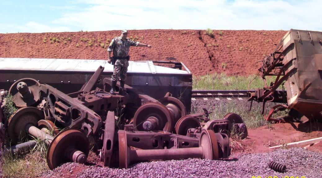 PMA autua empresa ferroviária em R$ 20 mil por descarte de sucatas de vagões em local inadequado
