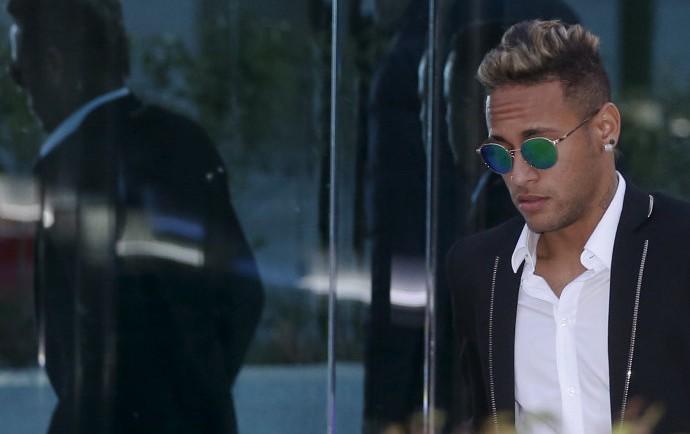 Juiz rejeita denúncia contra Neymar