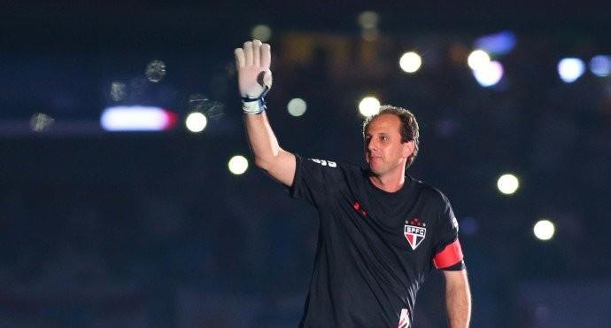 São Paulo vende pacotes de R$ 6 mil para fim de semana com Rogério Ceni