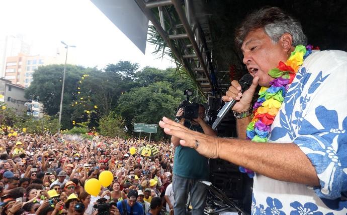 Sidney Magal comanda festa brega em São Paulo