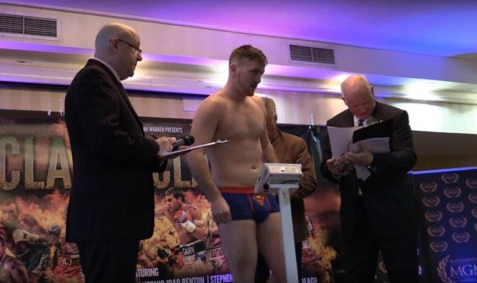 Pesagem de torneio de boxe em Dublin é interrompida por tiroteio; assista ao vídeo