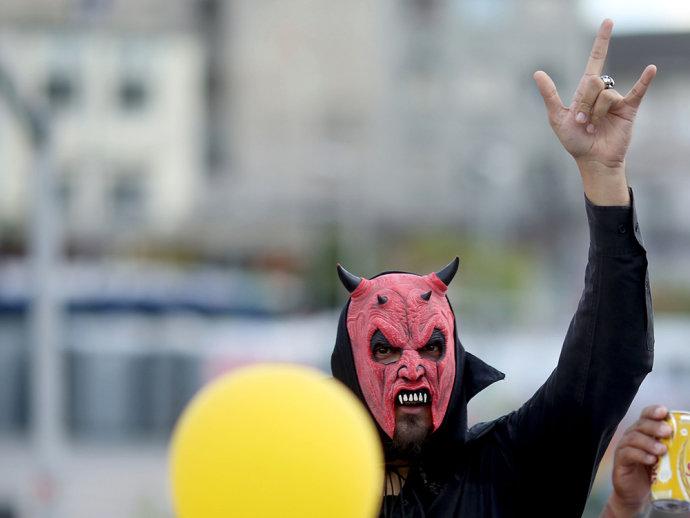 'Hermes e Renato' matam as saudades dos fãs em bloco no Largo da Batata