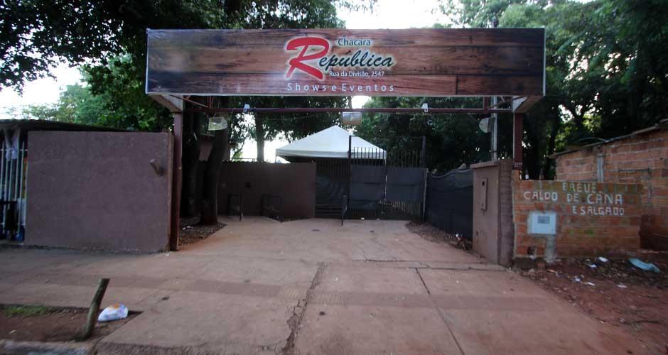 Jovem é morto a tiros em uma festa na capital