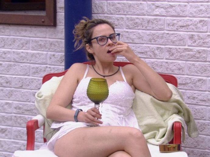 Ao ter acesso às conversas do 'BBB16', Ana Paula chama Renan de 
