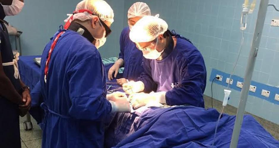 Hospital Auxiliadora realiza cirurgia inédita