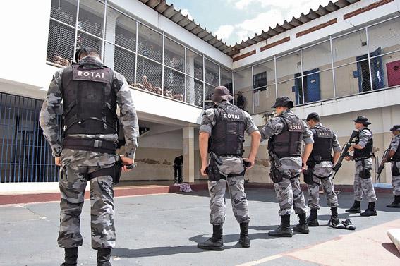 Após discussão em jogo de baralho, detento é assassinado a golpes de faca