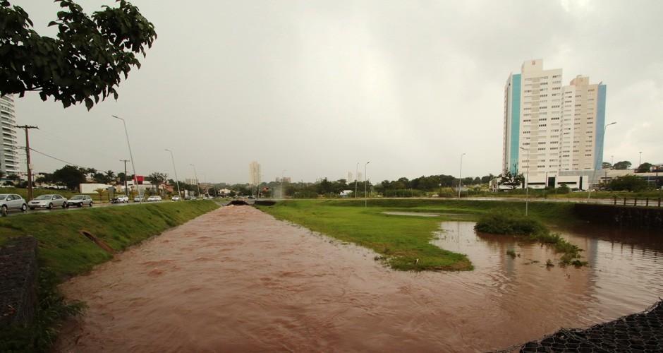 Semana de fortes pancadas de chuva na Capital