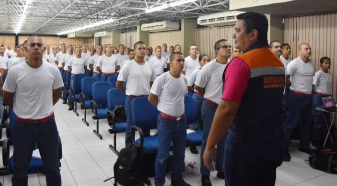 Defesa Civil leciona para 152 alunos da formação do Corpo de Bombeiros
