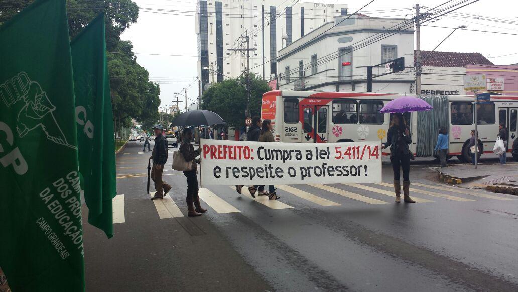 Prefeitura negocia reajuste dos professores