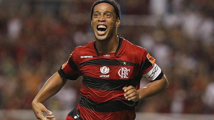 Flamengo faz acordo e vai pagar R$ 17 mi a Ronaldinho