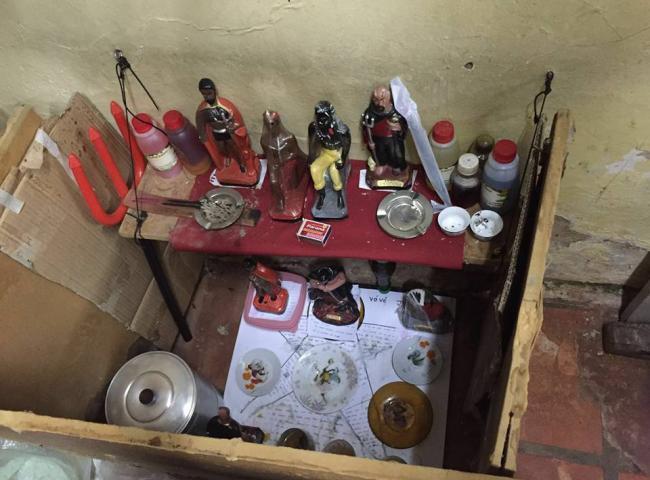 Menino torturado por tios em rituais teve o braço quebrado e 'sarou em casa'