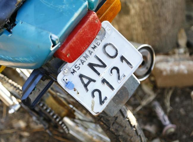 Polícia descobre grupo de WhatsApp usado para vender moto roubada