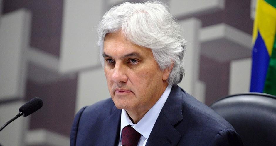 Delcídio não confirma delação premiada