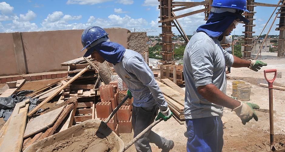 Indústria volta a gerar mais vagas