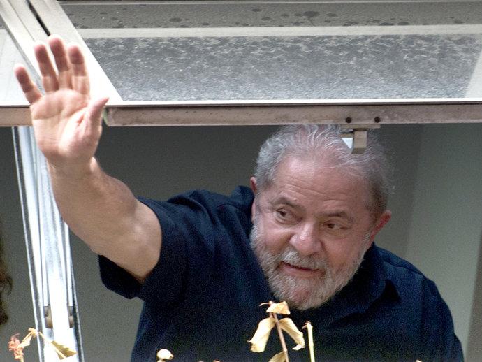 Lula usa cobertura comprada por primo de Bumlai