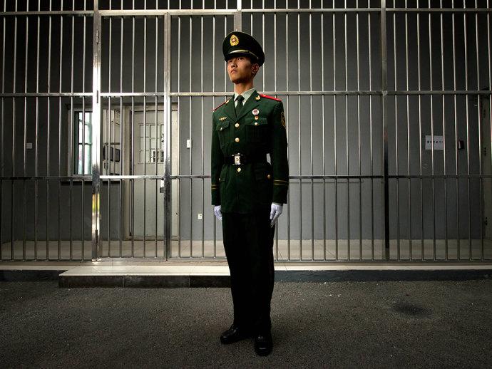 Campanha anticorrupção na China puniu 300 mil pessoas em 2015