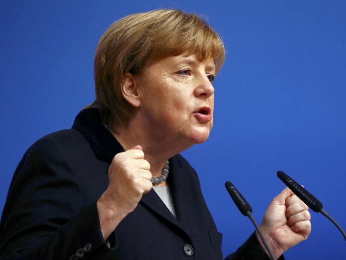 Merkel agora defende redução de refugiados em todos os países da UE